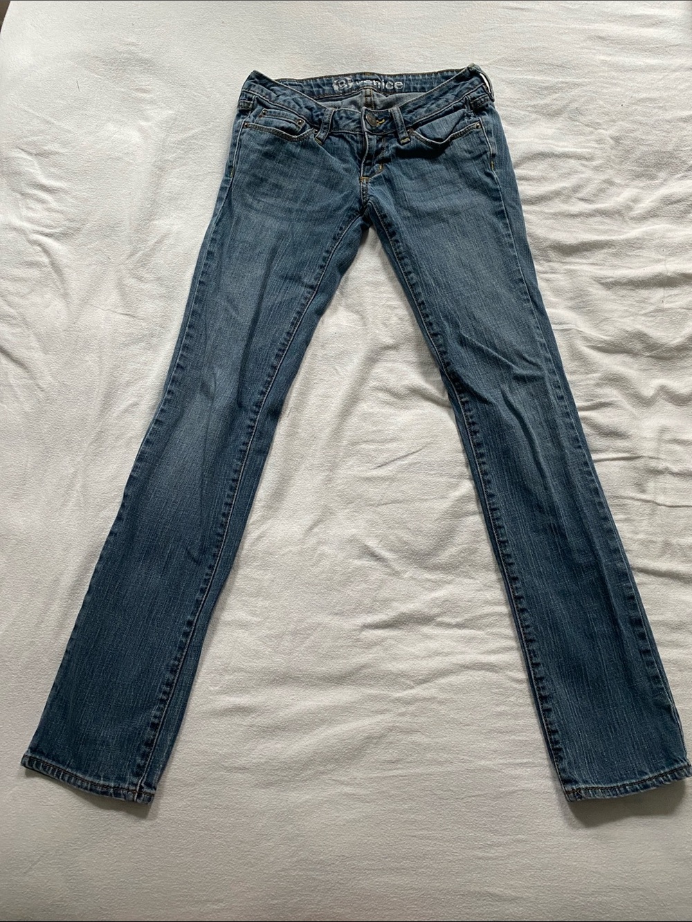 Women’s Skinny Mid-rise jeans